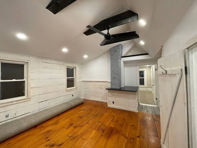 Building Photo - 112 W Main St Unit 3 Rental