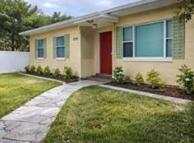 Photo - SODO Pool Home in Blankner/Boone school district!