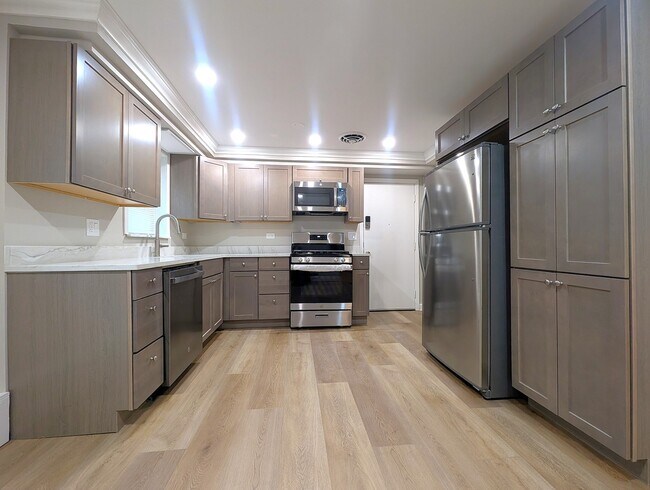 Photo - 300 S Austin Blvd