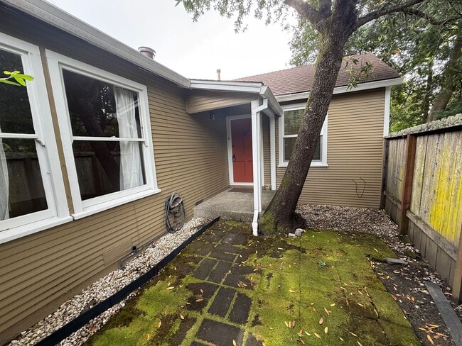 Building Photo - 534 Northern Ave Unit #A