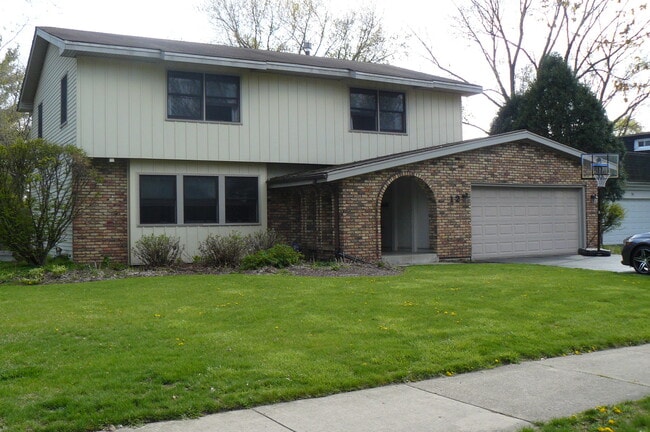 Building Photo - 12 W Bailey Rd