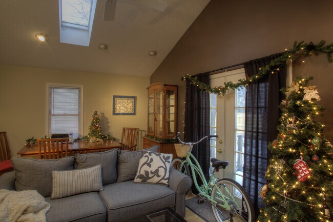 2603 W 11th St Unidad REAR