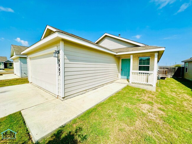 Photo - Come Home and Relax in Style in this 3Bedr...