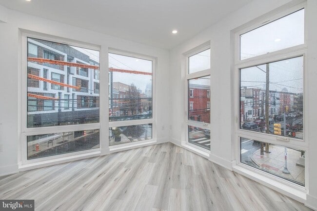 Building Photo - 2301 Grays Ferry Ave Unit 1