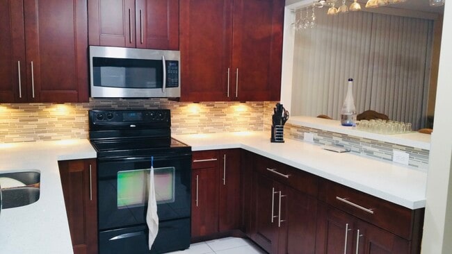 Photo - 410 NW 214th St