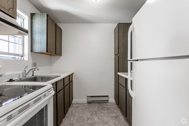 96 Carriage Way Drive, Leominster - 1BR, 1BA (Finishes Vary)