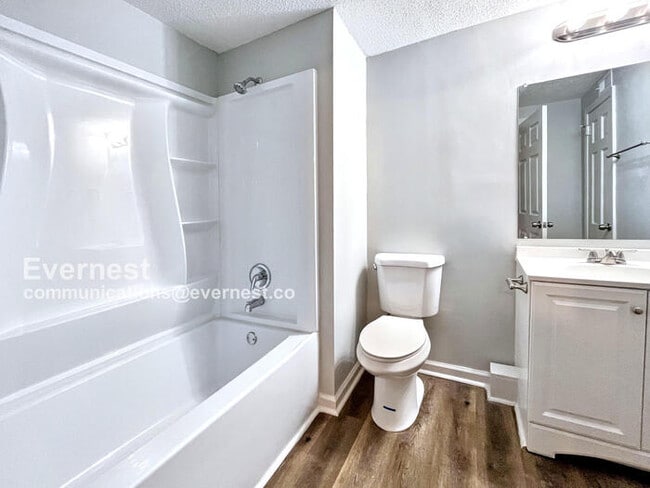 Photo - 2815 Crescent Ln