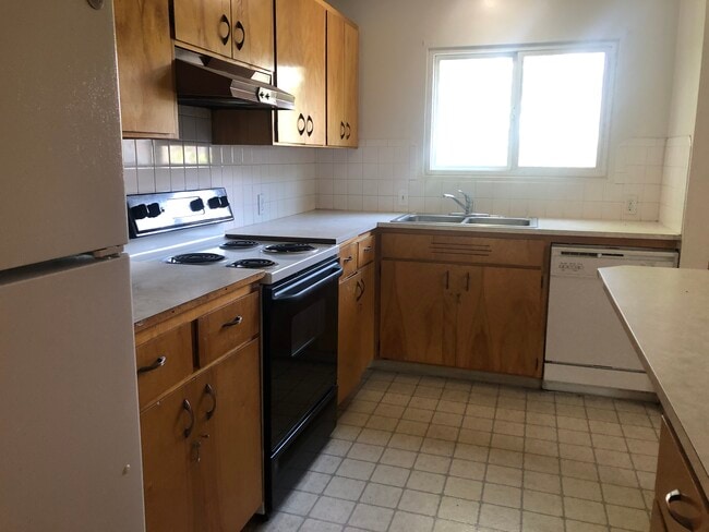 Photo - 525 NE Kamiaken St Unit D