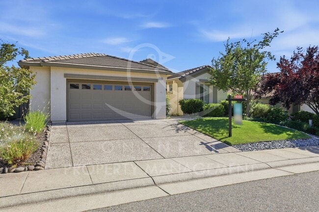 Photo - Refreshed 2-bedroom plus den, 2.5-bathroom in beloved Sun City Lincoln Del Webb community!