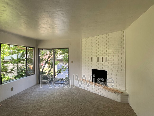 Photo - 860 Glendale Ave