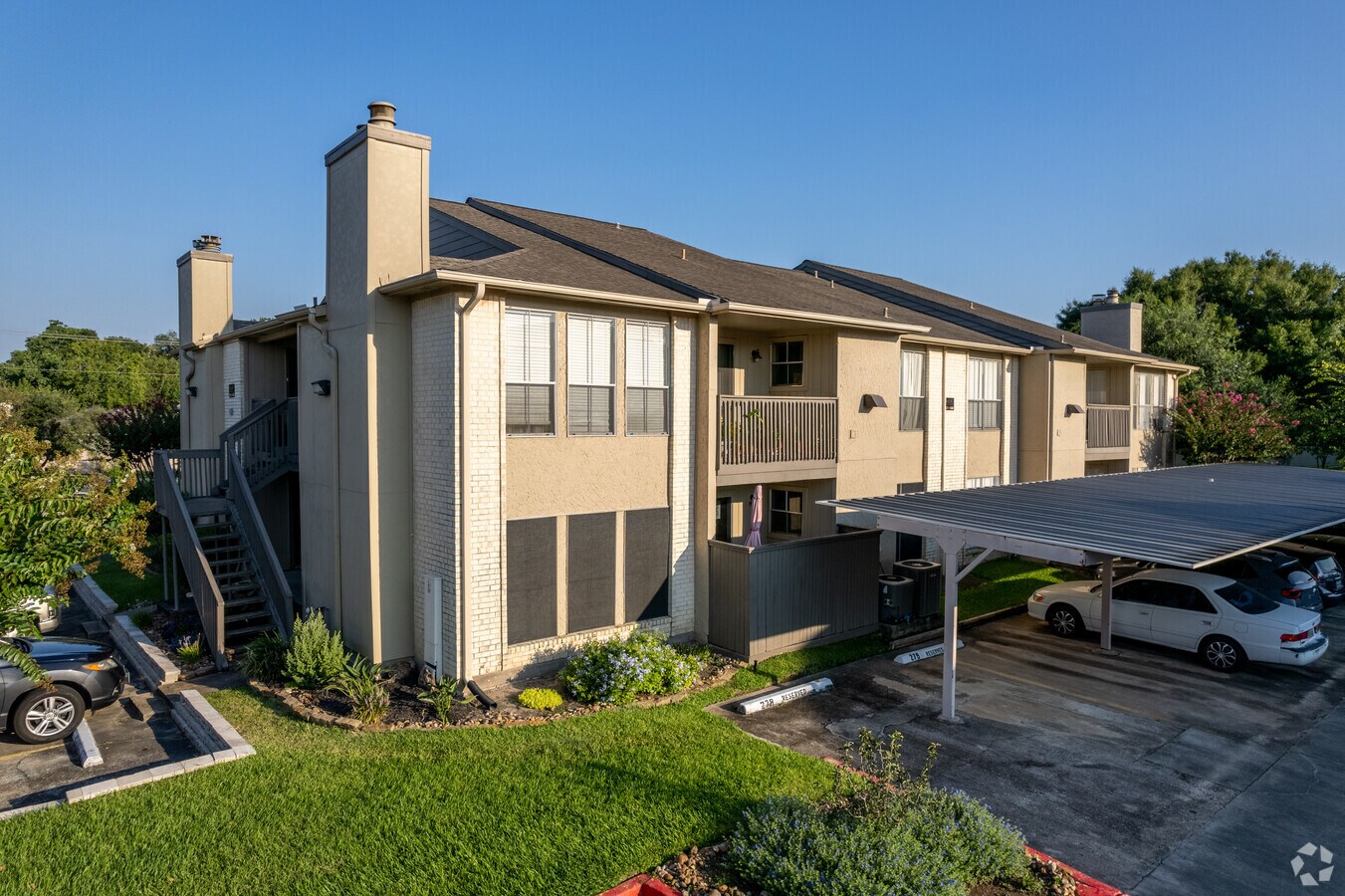 University Trace - University Trace Apartments