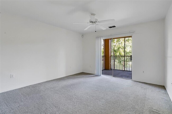 Photo - 5467 Vineland Rd Unidad 6210