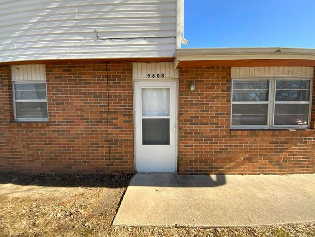 Photo - 560 NE Park Ln Unit Apt B