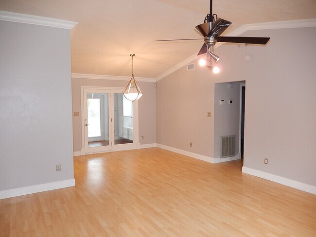 Photo - MODERN 3/2 w/ Office, Stainless Steel Apps...