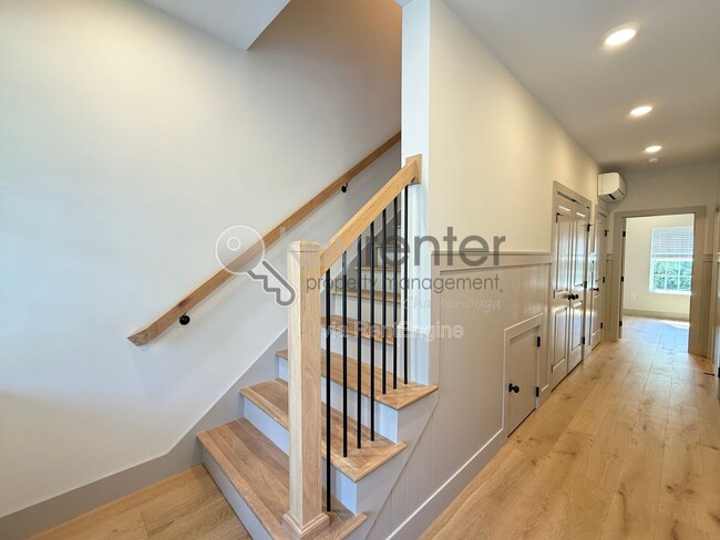 Photo - 1072 Amelia Ct