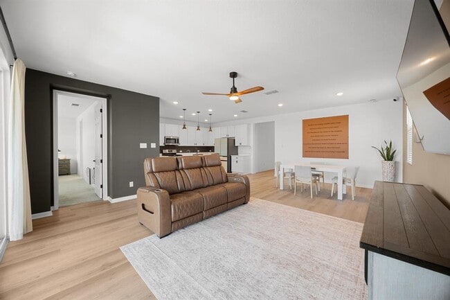 Photo - 191 Silverton Ln