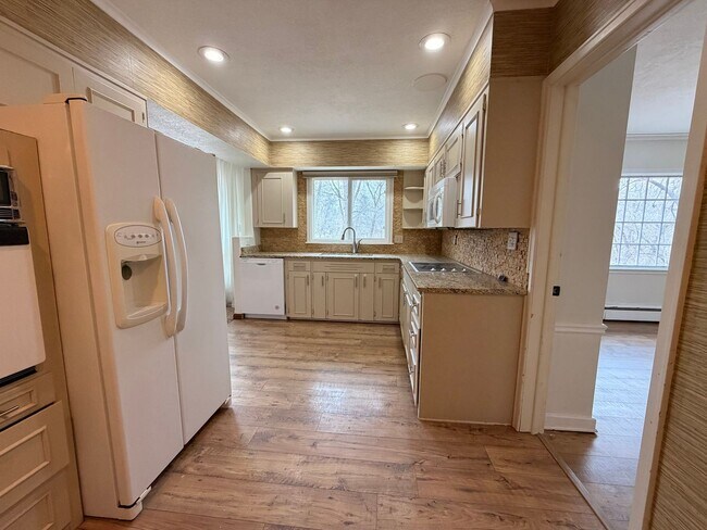 Photo - Gorgeous 2+ Bedroom 2 Bathroom Home $1995