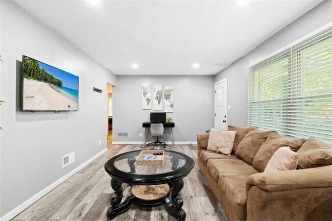 Photo - 2150 Meadowlane Dr SW Casa