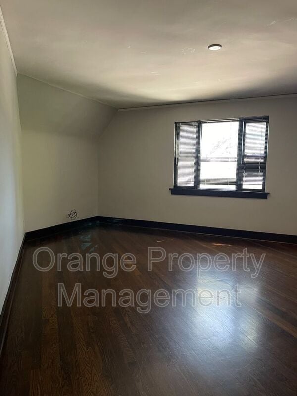 Photo - 3302 Burt St Unit #4