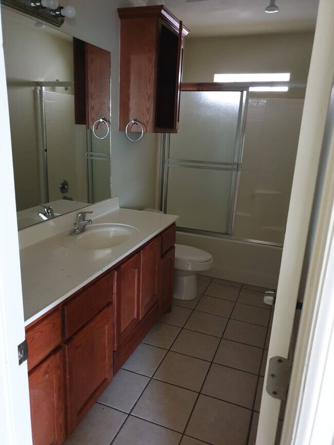 Photo - 1906 Horsetail Fls Unidad B