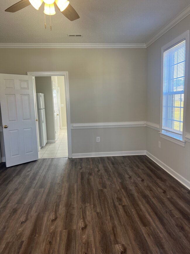 Sala de estar - 3309 Whitlock Dr N