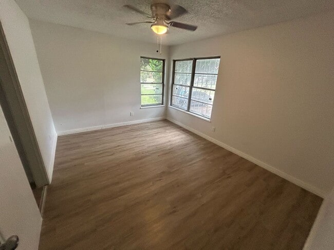 Photo - 2129 E Illinois Ave