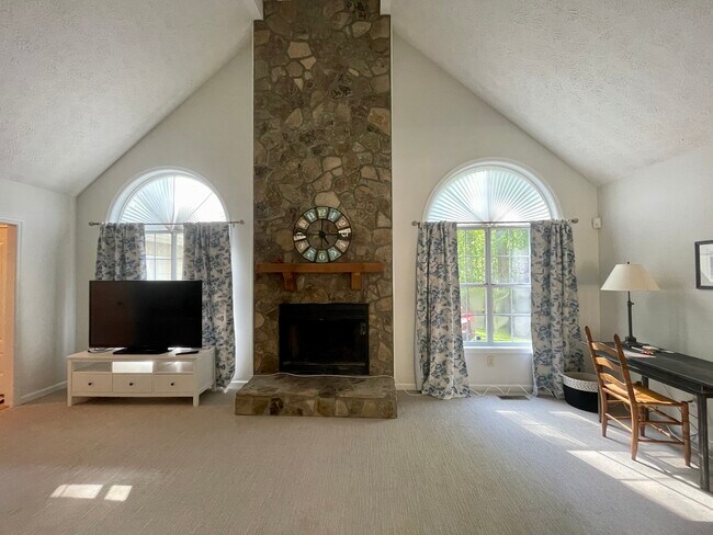 Photo - 287 Lassetter Rd