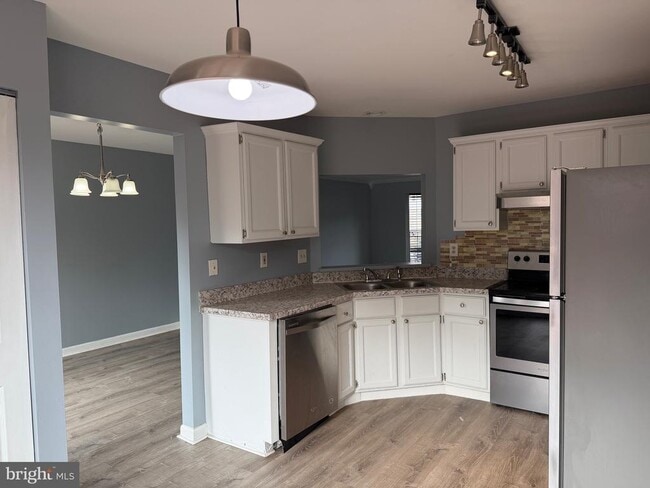 Photo - 30 Woodhollow Ct