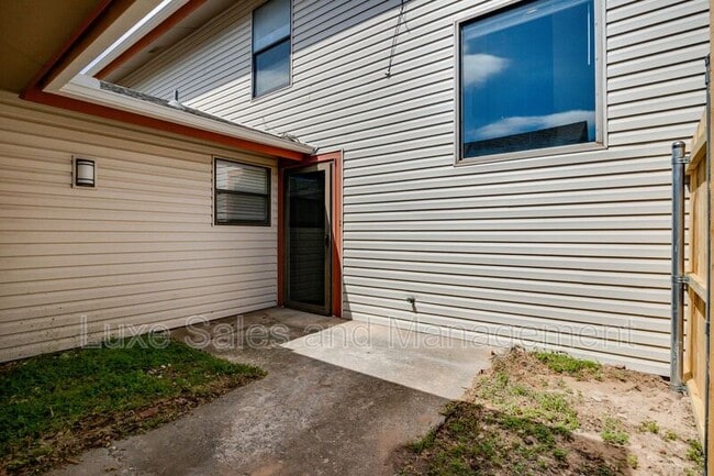 Photo - 1705 N Gleason Ave