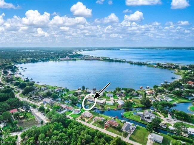 Photo - 639 Killarney Dr