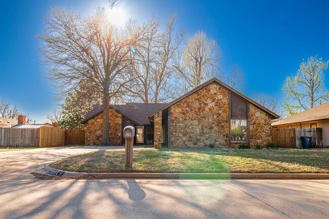 Photo - 3 Bed 1.5 Bath in Carl Albert School District