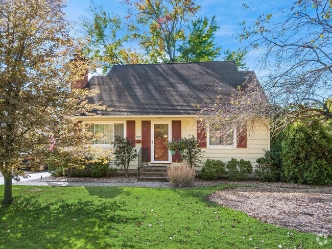 Building Photo - 1915 Zollinger Rd Rental