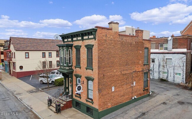 153 Barrett St