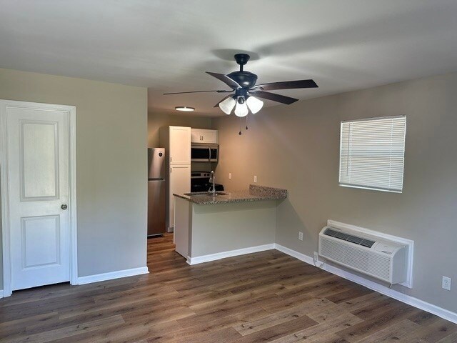 555 Wildwood Ave SE Unidad 4