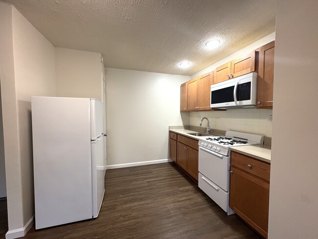 Photo - Riveredge Square Apartments