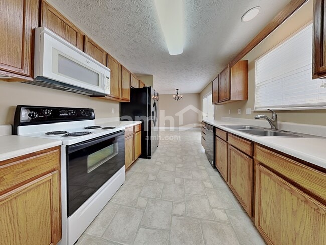 Photo - 112 Rouen Ct