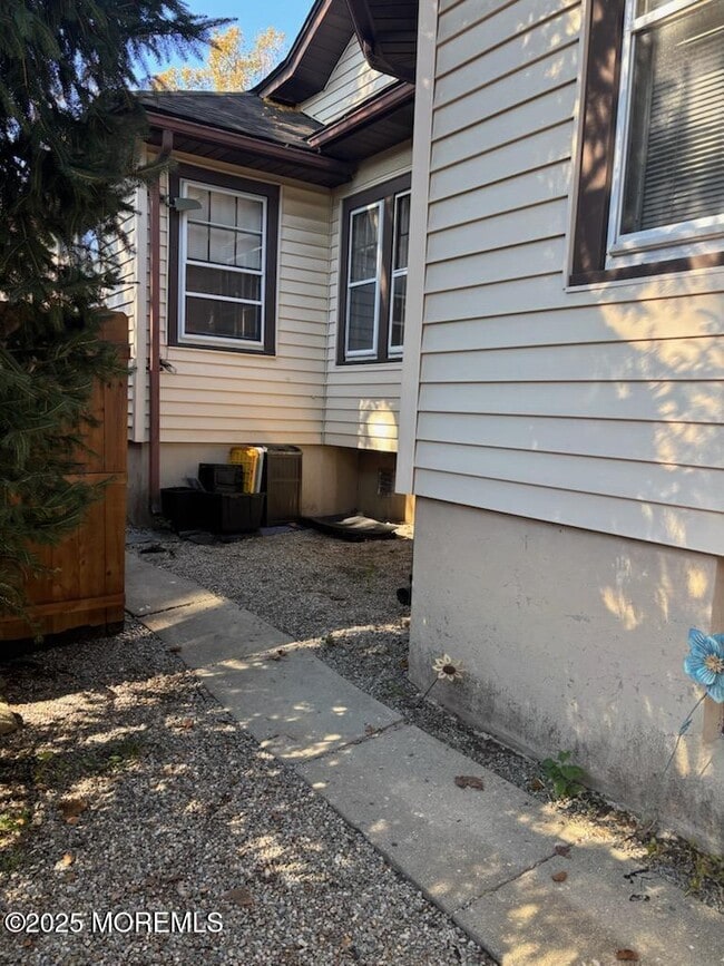 Building Photo - 922 NJ-34 Unit A