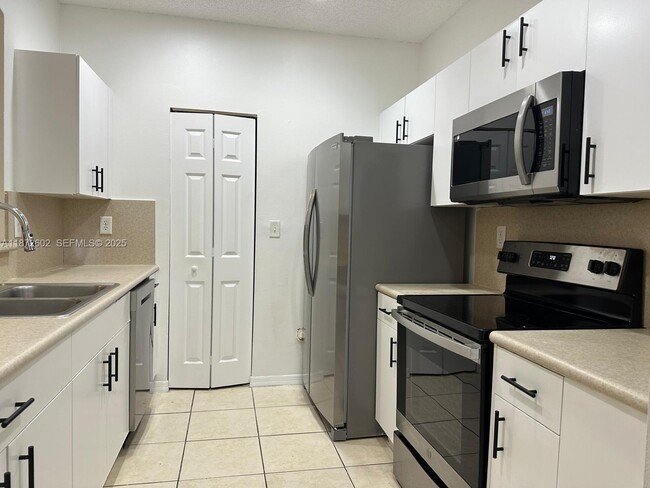 Photo - 955 NE 42nd Terrace