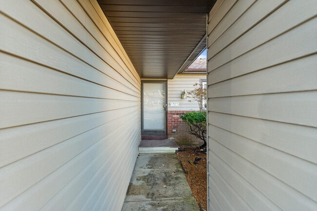 Photo - 1127 Lancaster Dr