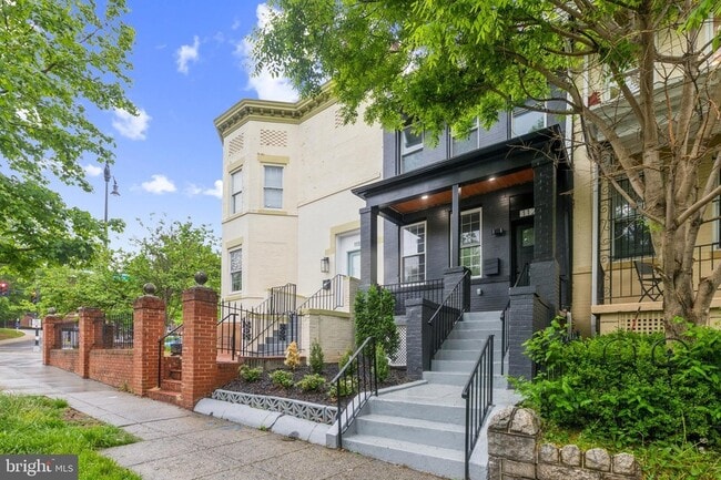 Photo - 1129 8th St NE