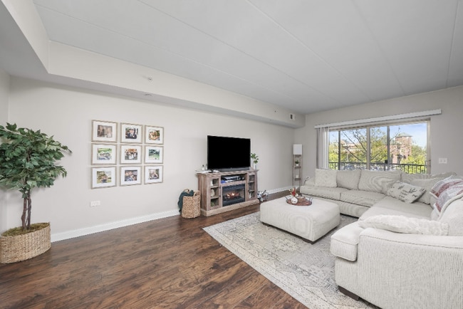 Photo - 7250 W 157th St Unidad 307