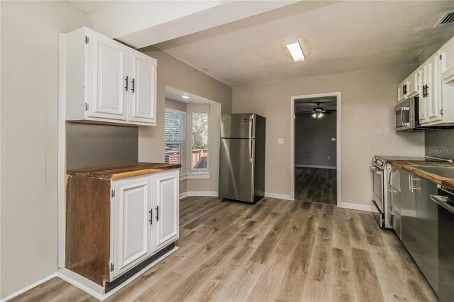 Photo - 1335 E 3rd Ave