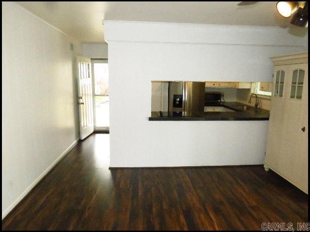 Photo - 101 White Oak Ln