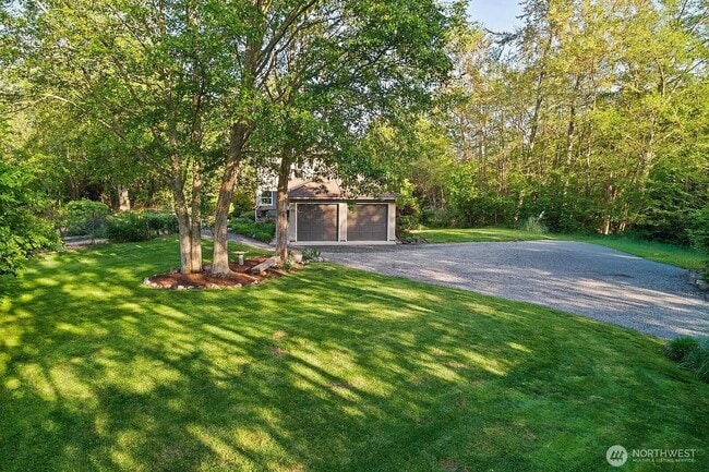 Photo - 33 N Bay Ln