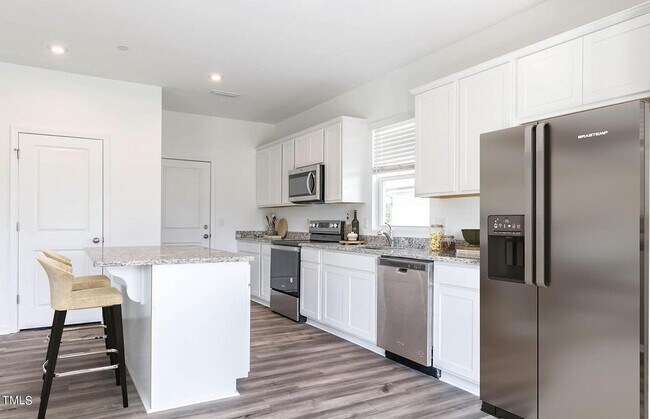 Photo - 1482 Rhodes Pond St