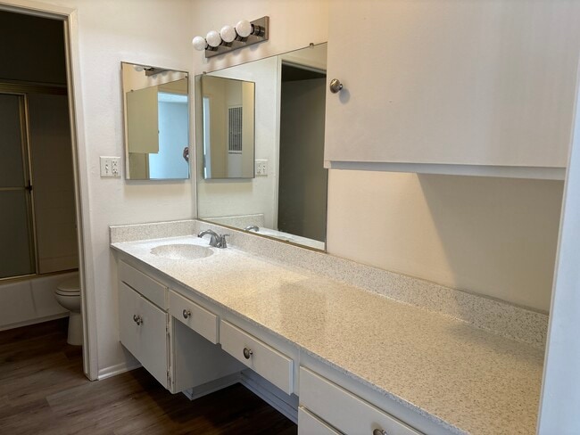 Photo - Eastborne III Apartments