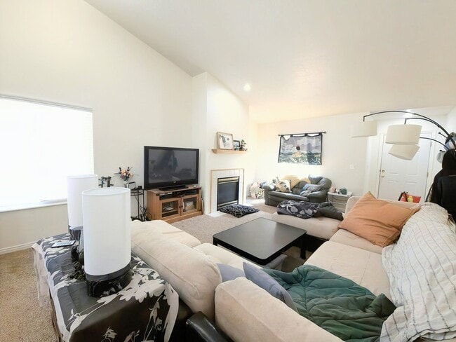Photo - 1429 N 550 W St