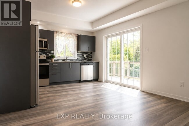 Photo - 205 W Oak Trl