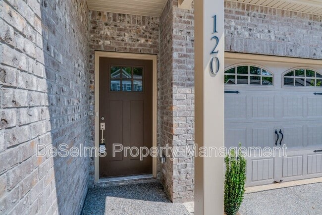 Photo - 127 Auxley Ct