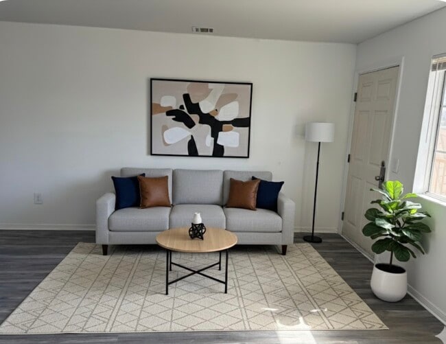 Building Photo - 7308 Canby Ave Unit 7